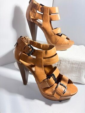 G by GUESS Lattie Platform Stacked Heels Stiletto Strappy Sandals Tan Sz 7M